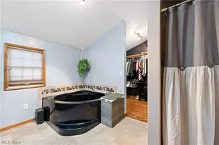 107 Hilltop Dr, Amherst, OH 44001 - Photo 22