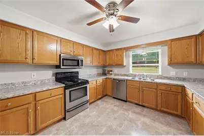 6343 Youngstown Hubbard Road, Hubbard, OH 44425 - Photo 14