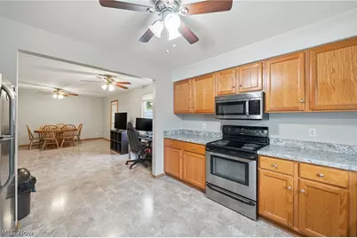 6343 Youngstown Hubbard Road, Hubbard, OH 44425 - Photo 16