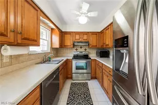 21028 Reserve Ct, Fairview Park, OH 44126 - Photo 8