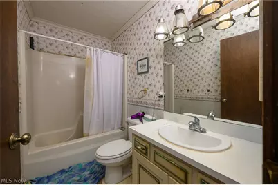 1805 Heritage Circle, Dover, OH 44622 - Photo 16