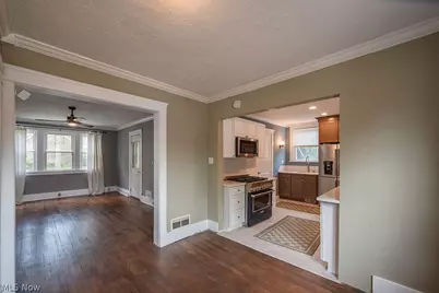 227 Roselawn Avenue NE, Warren, OH 44483 - Photo 10