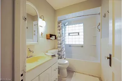 227 Roselawn Avenue NE, Warren, OH 44483 - Photo 30