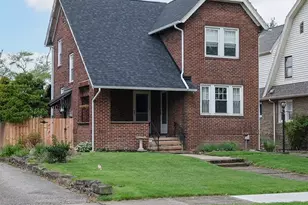 227 Roselawn Ave NE, Warren, OH 44483 - Photo 2