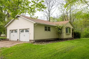 18889 Riverview Dr, Chagrin Falls, OH 44023 - Photo 10