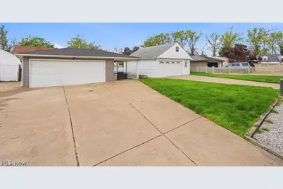 5066 W 6th Street, Brooklyn Heights, OH 44131 - Photo 2