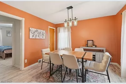 5066 W 6th Street, Brooklyn Heights, OH 44131 - Photo 8