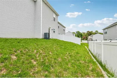 572 Auld Farm Circle, Akron, OH 44320 - Photo 30