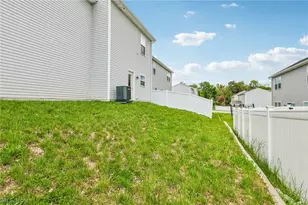 572 Auld Farm Cir, Akron, OH 44320 - Photo 30