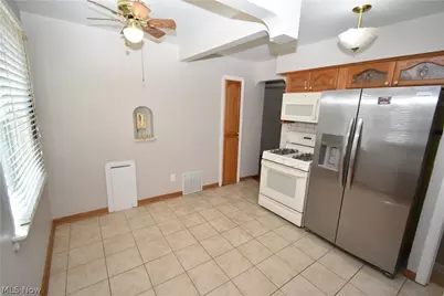 13129 Astor Avenue, Loveland, OH 44135 - Photo 8