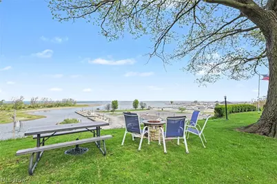 290 Park Avenue, Conneaut, OH 44030 - Photo 6