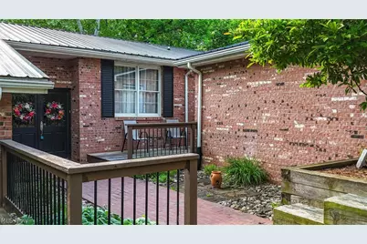 140 Sylvan Way, Marietta, OH 45750 - Photo 2