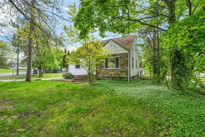 1574 East Avenue, Akron, OH 44314 - Photo 2