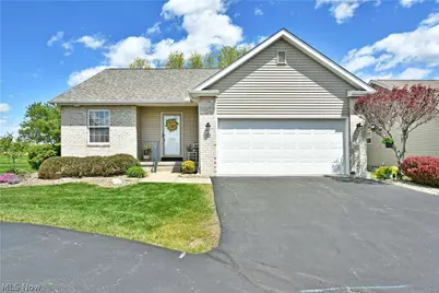 11 Danbury Court NW, Warren, OH 44481 - Photo 1