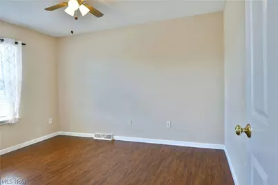 11 Danbury Court NW, Warren, OH 44481 - Photo 16