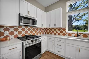 120 Cider Mill, Chardon, OH 44024 - Photo 10