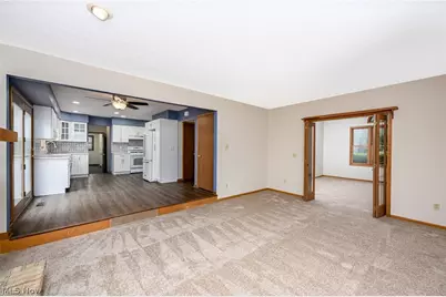 8460 Old Post Road, Olmsted Falls, OH 44138 - Photo 12