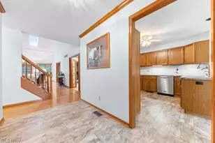 444 Shannon Dr, Wadsworth, OH 44281 - Photo 6