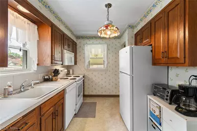2525 Beverly Avenue, Akron, OH 44312 - Photo 12