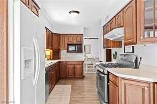 2338 Plymouth Ln, Cuyahoga Falls, OH 44221 - Photo 12