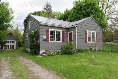 2042 W Prospect Road, Ashtabula, OH 44004 - Photo 1
