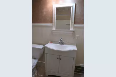2042 W Prospect Road, Ashtabula, OH 44004 - Photo 12