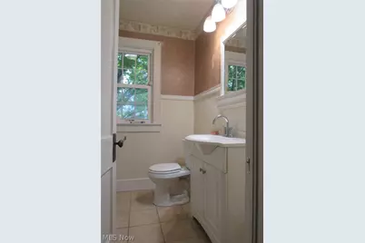 2042 W Prospect Road, Ashtabula, OH 44004 - Photo 10
