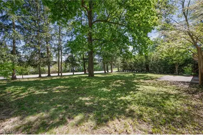 10137 Johnnycake Ridge Road, Concord Twp, OH 44077 - Photo 6