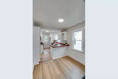 136 36th Street NE, Canton, OH 44714 - Photo 6