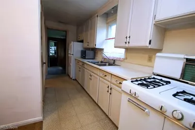 10071 Colfax Drive, Columbia Station, OH 44028 - Photo 6