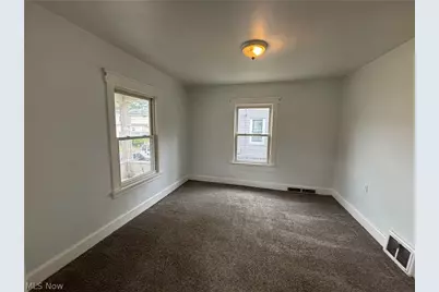 1713 Regal Avenue NE, Canton, OH 44705 - Photo 8
