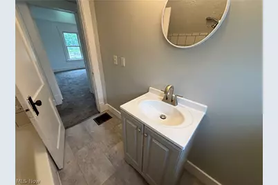 1713 Regal Avenue NE, Canton, OH 44705 - Photo 4