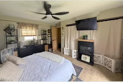 500 Holiday Avenue, Uhrichsville, OH 44683 - Photo 8
