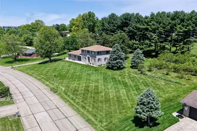 883 Basel Street, Sugarcreek, OH 44681 - Photo 2