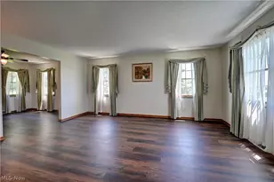 883 Basel St, Sugarcreek, OH 44681 - Photo 10