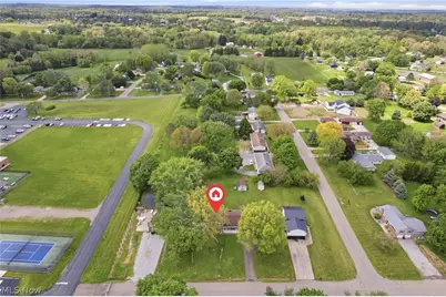12097 Lisa Avenue NW, Hartville, OH 44632 - Photo 2