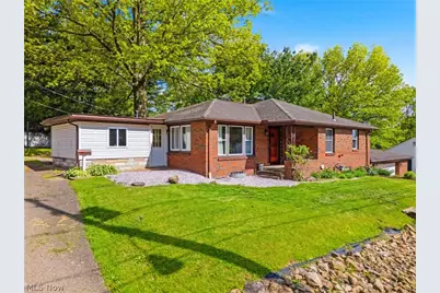 330 Tuscarawas Street NE, Navarre, OH 44662 - Photo 2