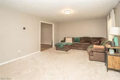 4029 Bel Air Avenue NW, Canton, OH 44718 - Photo 6