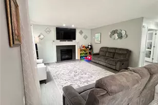 10523 Herrington Drive, Aurora, OH 44202 - Photo 8