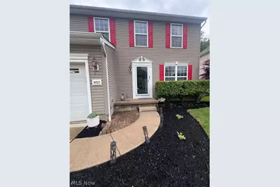 10523 Herrington Drive, Aurora, OH 44202 - Photo 2