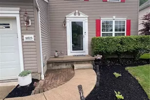 10523 Herrington Drive, Aurora, OH 44202 - Photo 2