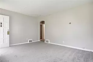 4538 Telhurst Rd, South Euclid, OH 44121 - Photo 6