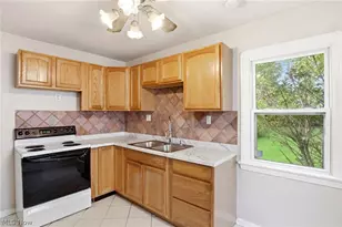 4538 Telhurst Rd, South Euclid, OH 44121 - Photo 10