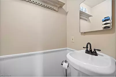 310 N Woodhill Drive, Amherst, OH 44001 - Photo 32