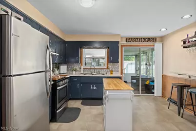 310 N Woodhill Drive, Amherst, OH 44001 - Photo 16