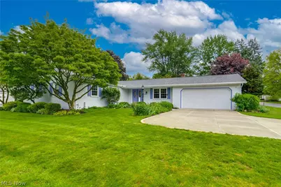 2420 Orchid Street NW, North Canton, OH 44720 - Photo 2