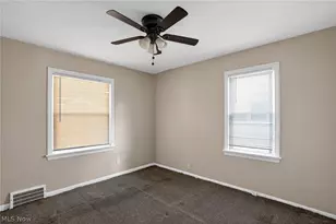 14404 Tokay Ave, Maple Heights, OH 44137 - Photo 18