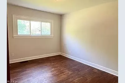 9725 Parkview Avenue, Garfield Heights, OH 44125 - Photo 4