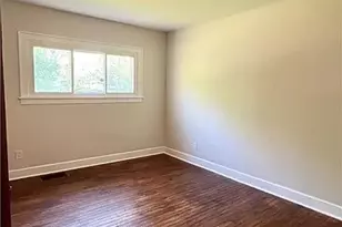 9725 Parkview Ave, Garfield Heights, OH 44125 - Photo 4