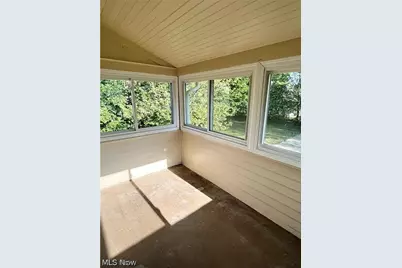 9725 Parkview Avenue, Garfield Heights, OH 44125 - Photo 22